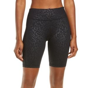 Sweaty Betty All Day Embossed Bike Short 9” inseam - size small